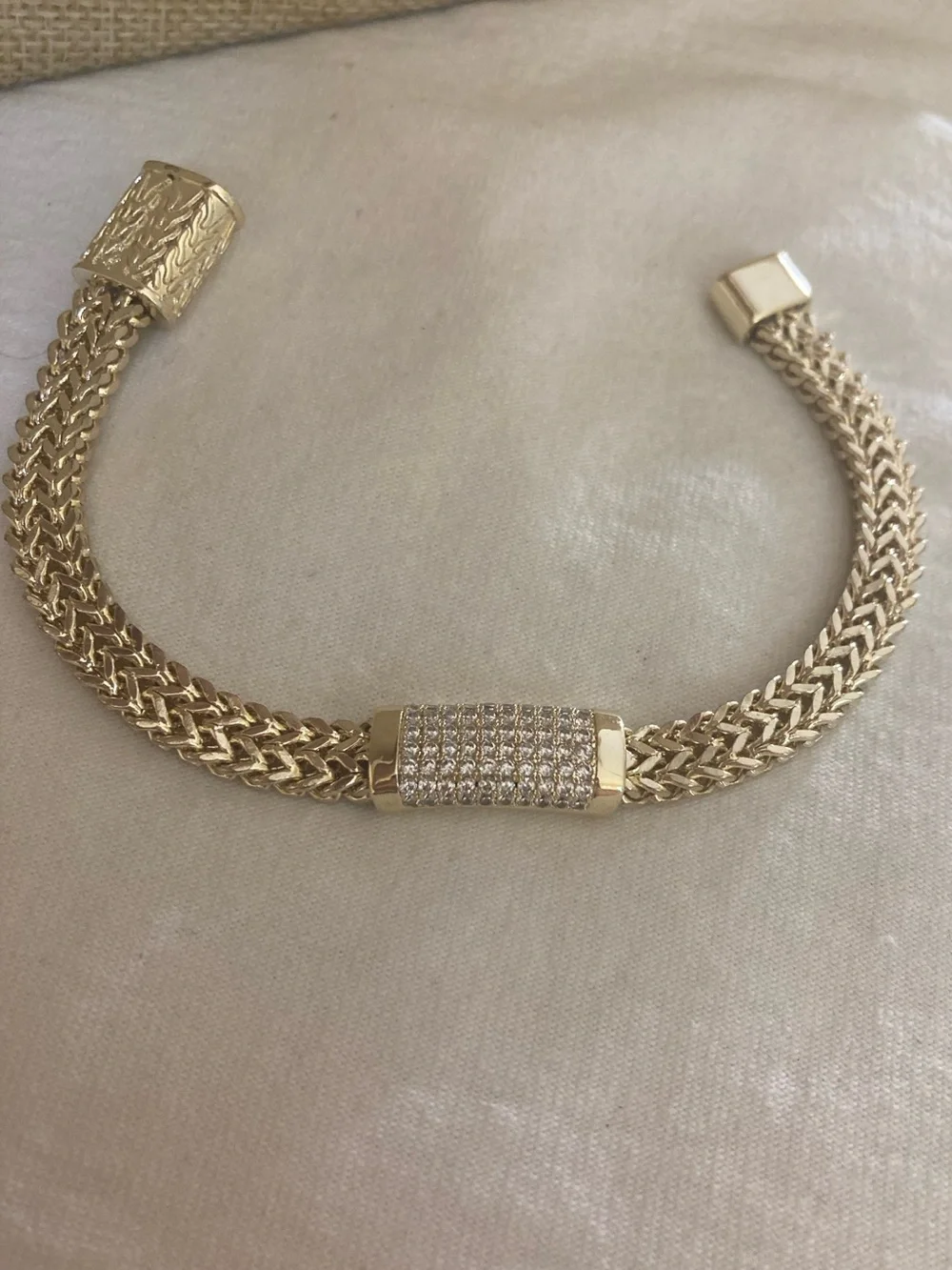 N/A gorgeous bracelet